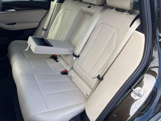 Vehicle image 13 of 40