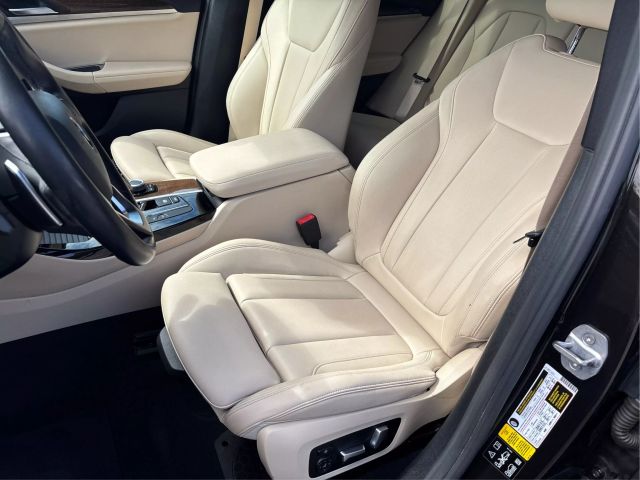 Vehicle image 14 of 40