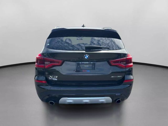 Vehicle image 6 of 40
