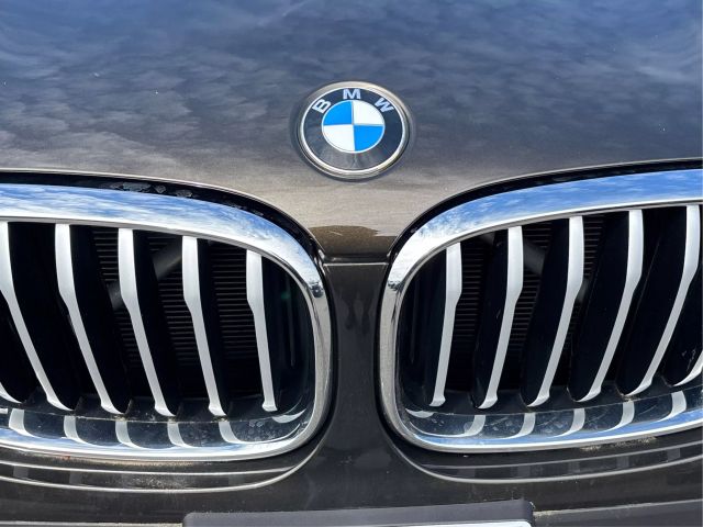 Vehicle image 29 of 40