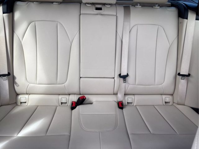 Vehicle image 36 of 40