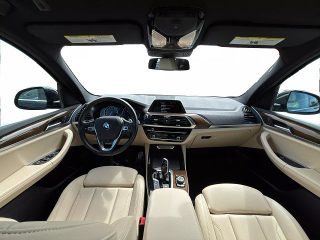 Vehicle image 15 of 40