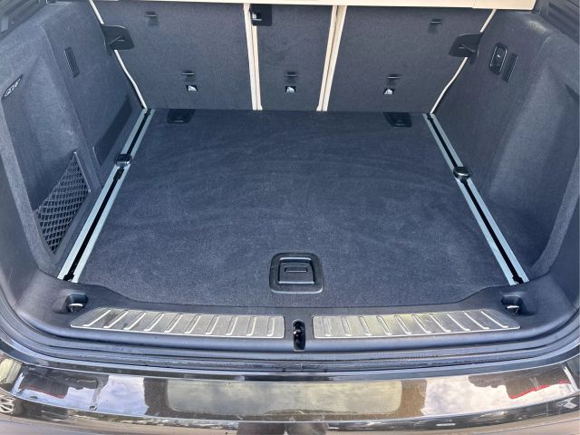 Vehicle image 12 of 40