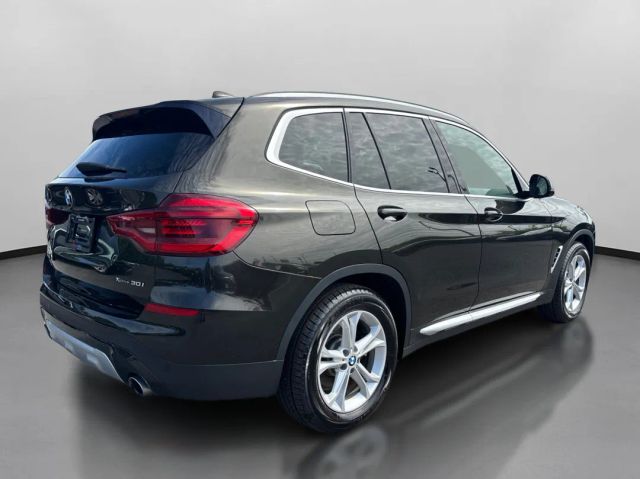Vehicle image 5 of 40
