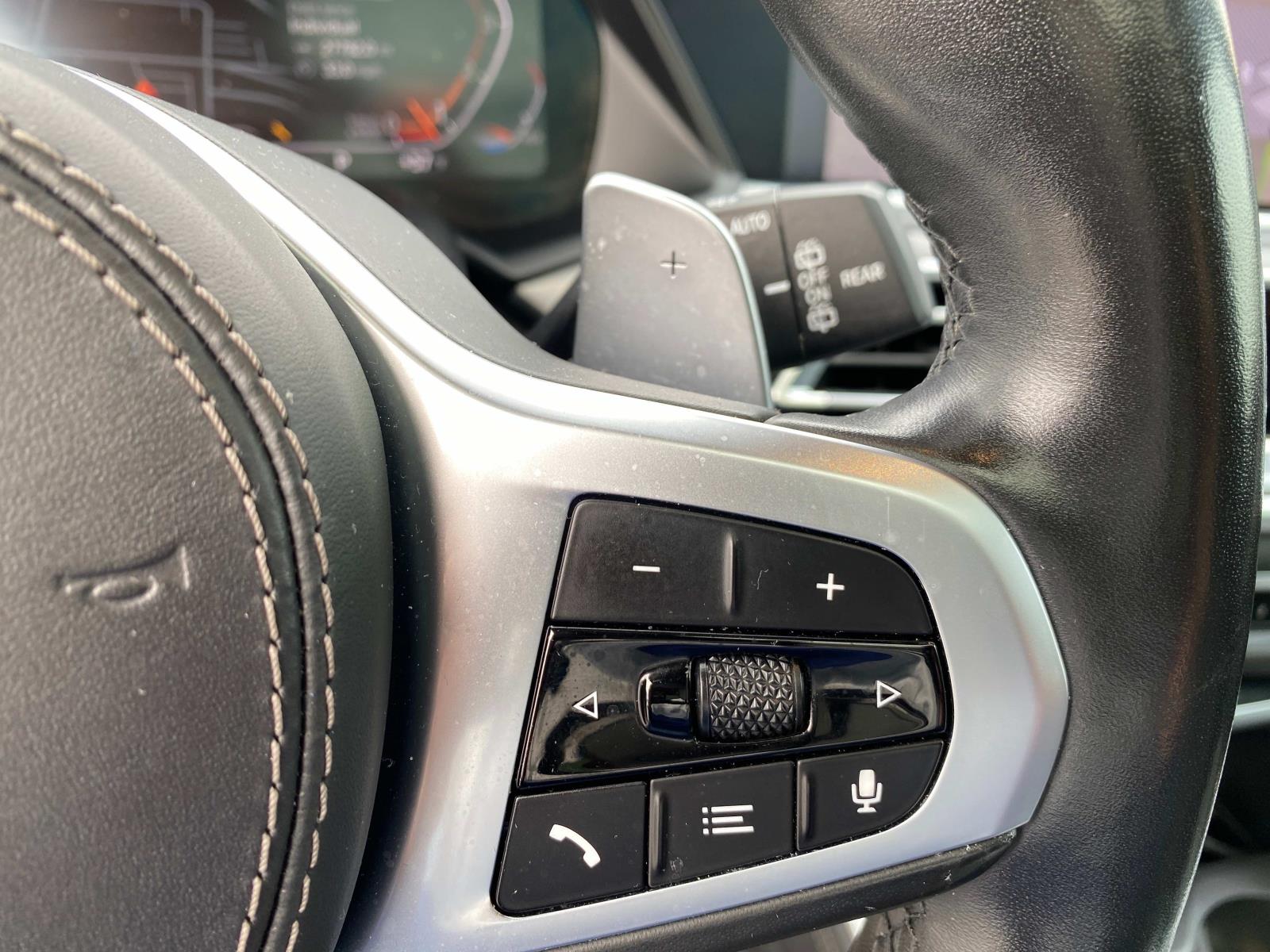 Vehicle image 18 of 20