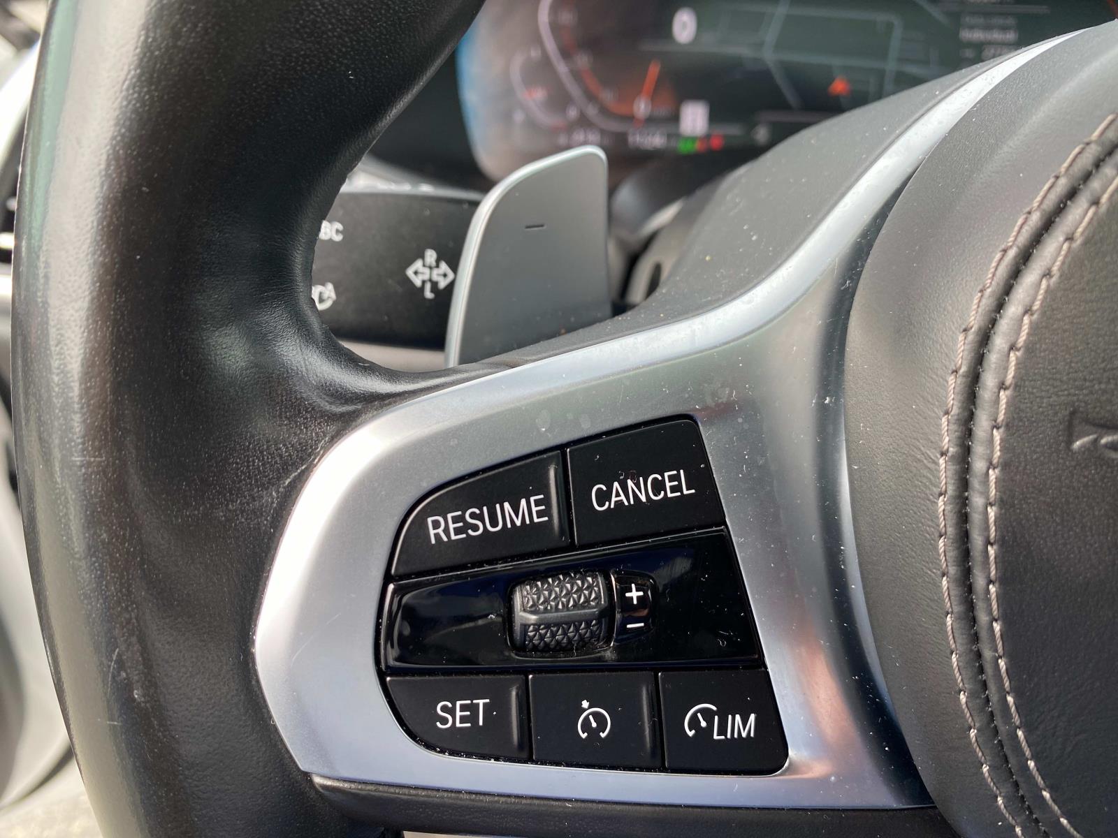 Vehicle image 17 of 20