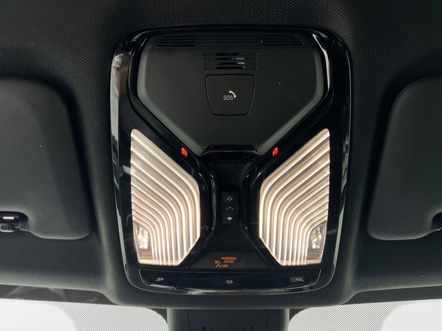 Vehicle image 46 of 60