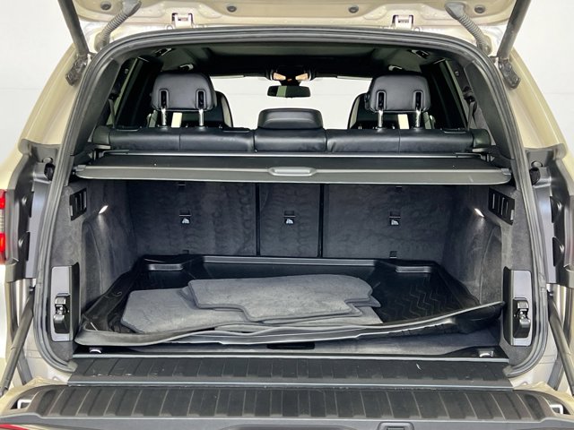 Vehicle image 21 of 60