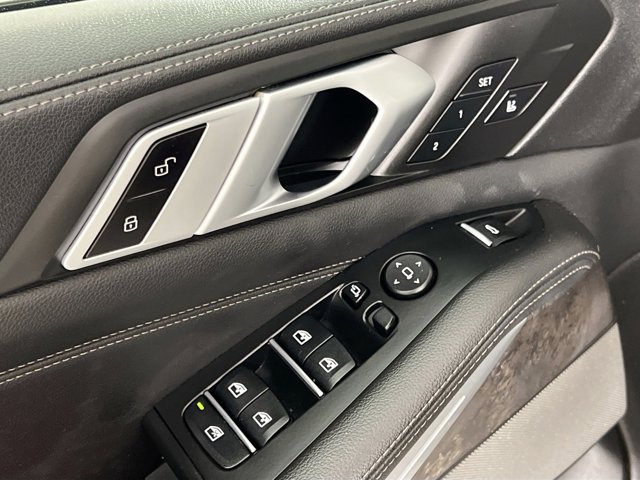 Vehicle image 31 of 60