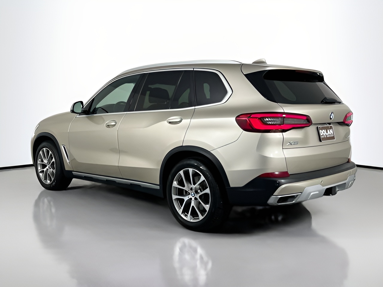 Vehicle image 57 of 60