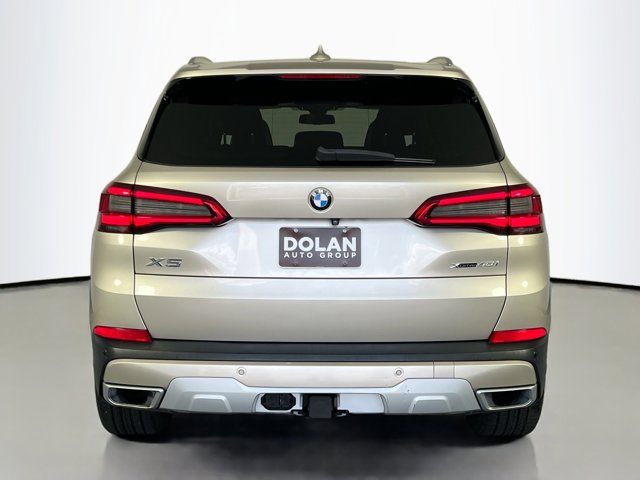 Vehicle image 10 of 60