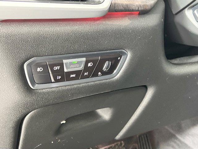 Vehicle image 32 of 60