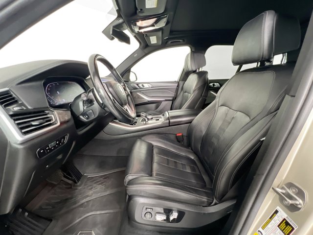 Vehicle image 19 of 60