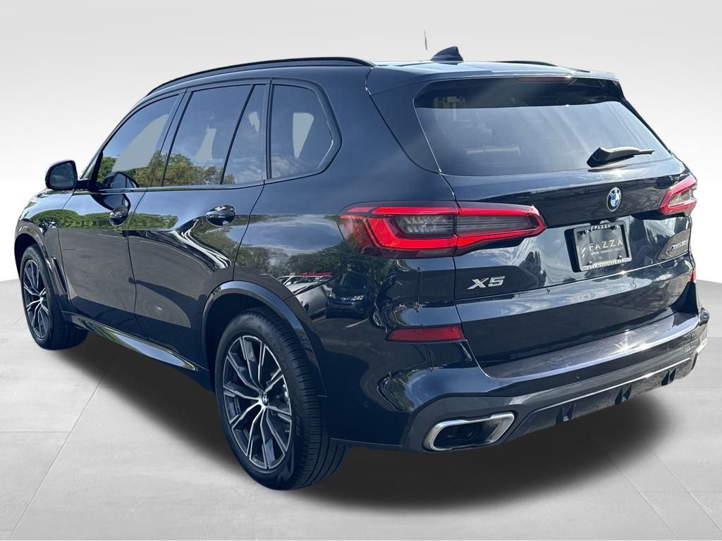 Vehicle image 7 of 29
