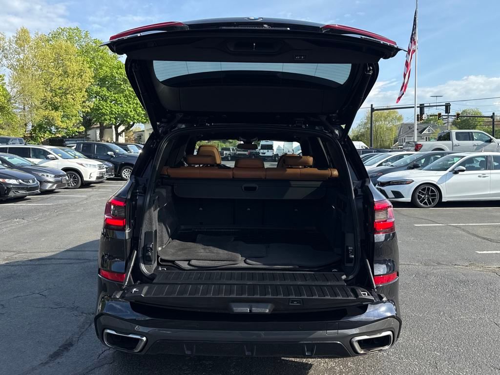 Vehicle image 12 of 29