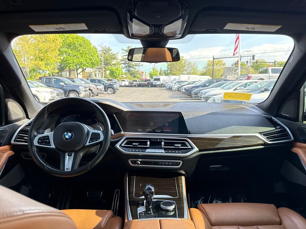 Vehicle image 17 of 29