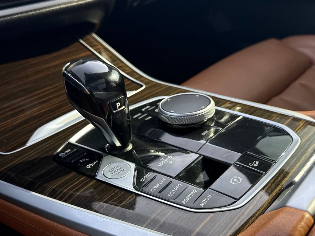 Vehicle image 20 of 29