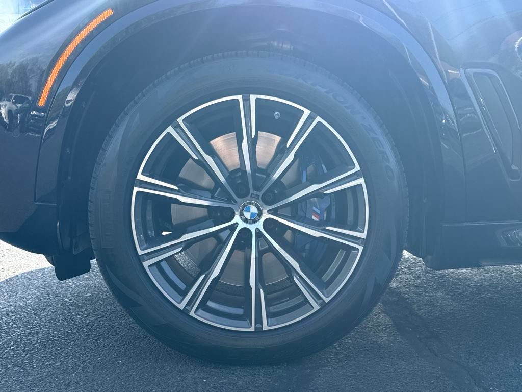 Vehicle image 9 of 29