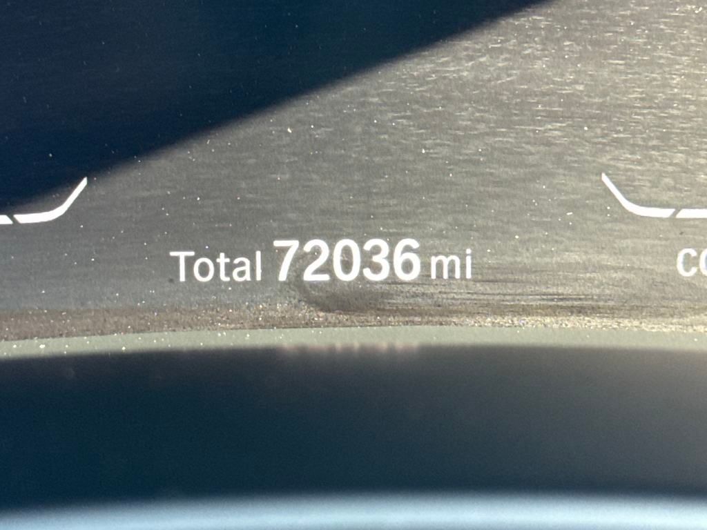 Vehicle image 25 of 29