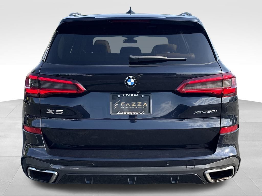 Vehicle image 6 of 29