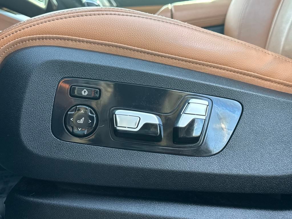 Vehicle image 22 of 29