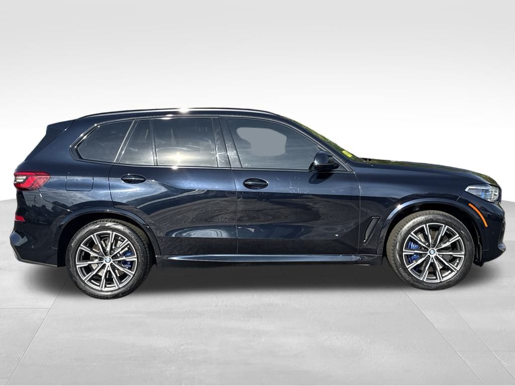 Vehicle image 4 of 29
