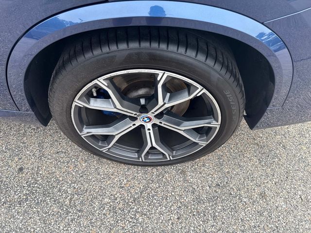 Vehicle image 11 of 36