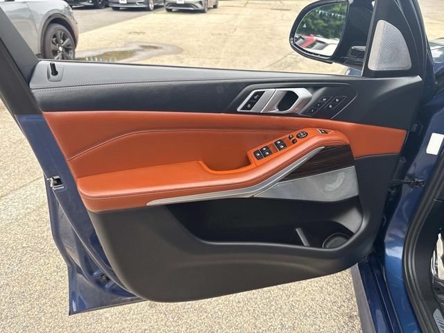 Vehicle image 26 of 36