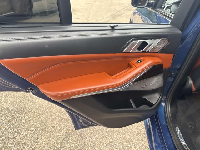 Vehicle image 25 of 36