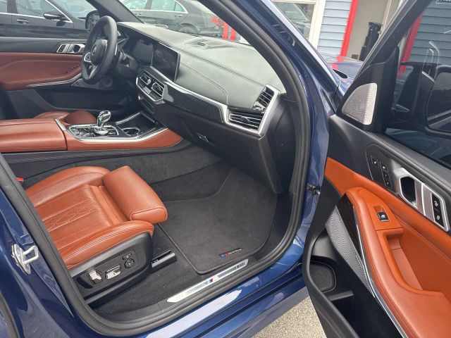 Vehicle image 15 of 25