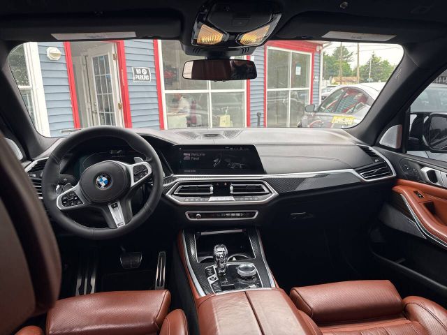 Vehicle image 12 of 25