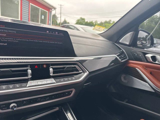 Vehicle image 14 of 25