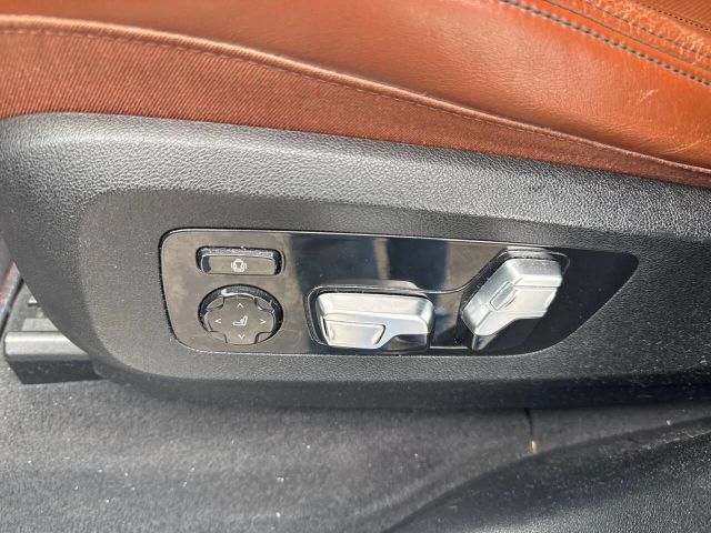 Vehicle image 22 of 25