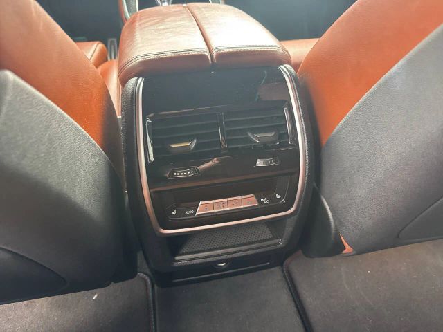 Vehicle image 20 of 25