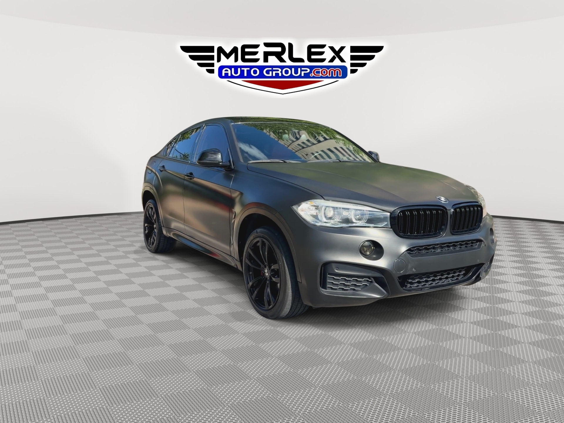 2019 BMW X6 sDrive35i Image 3 of 30