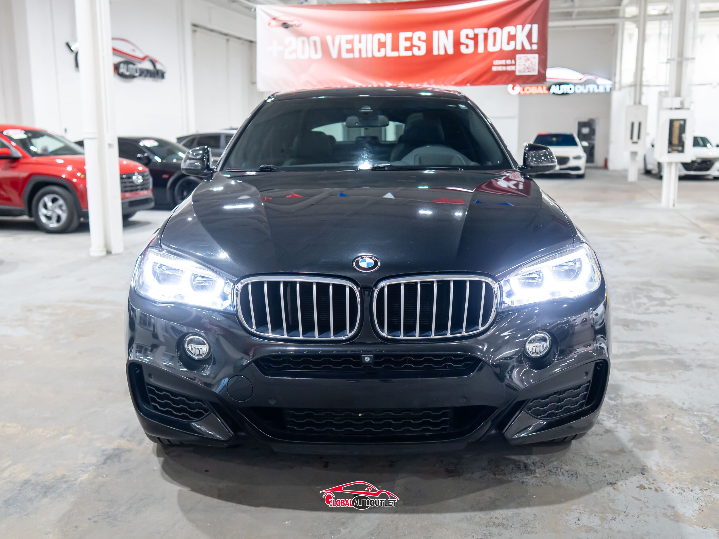 2019 BMW X6 xDrive50i Image 2 of 56