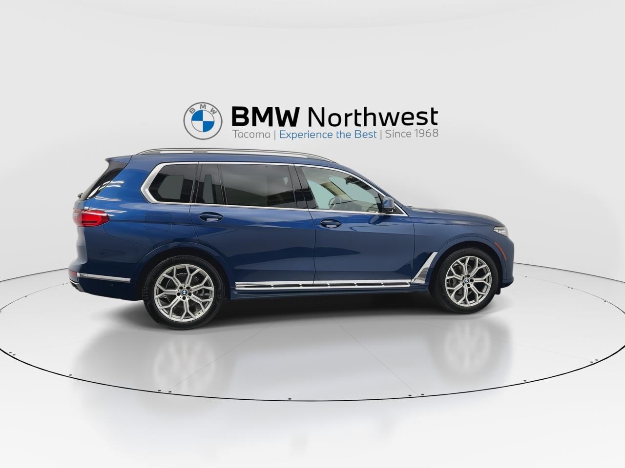 Vehicle image 10 of 31