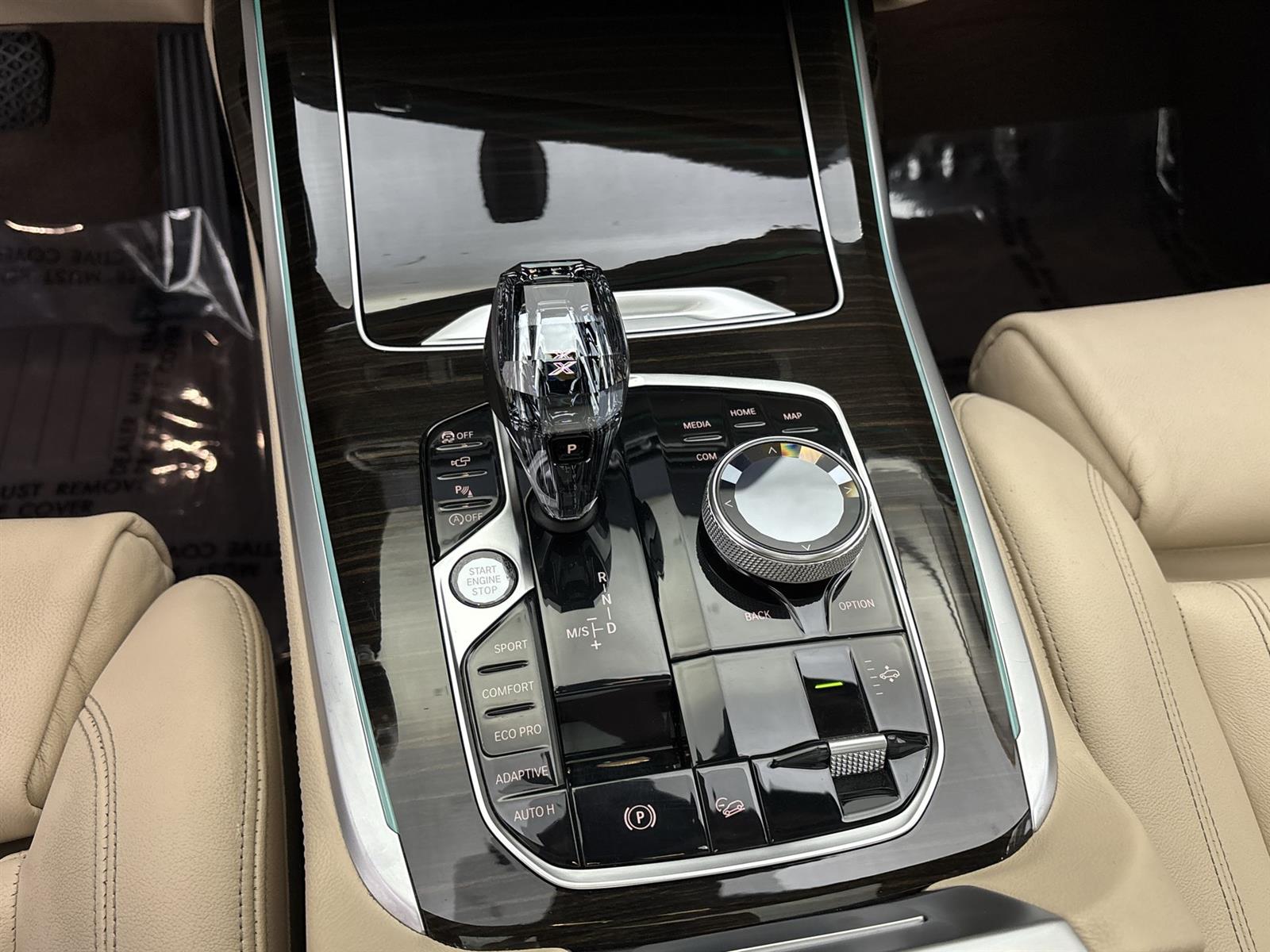 Vehicle image 27 of 31