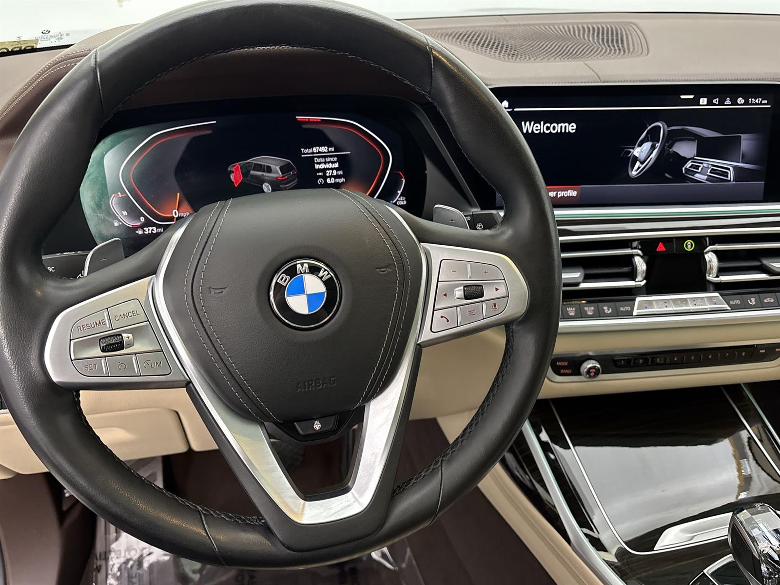 Vehicle image 24 of 31