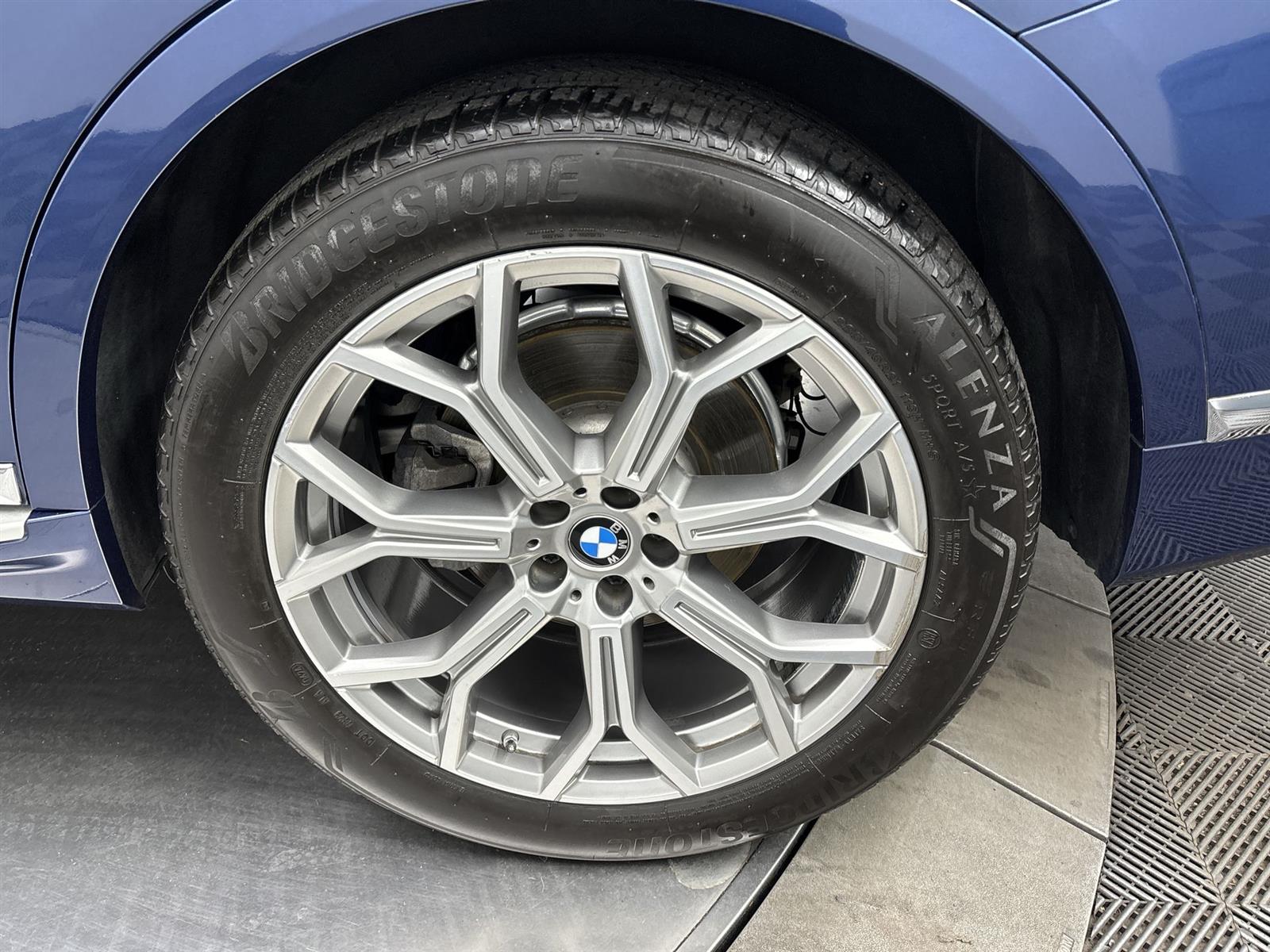 Vehicle image 18 of 31