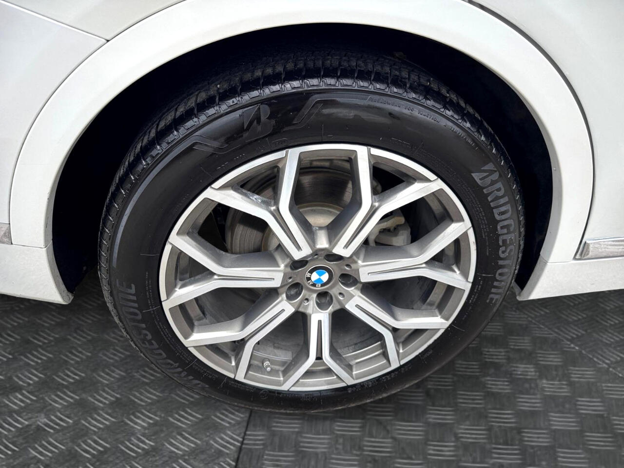 Vehicle image 12 of 31