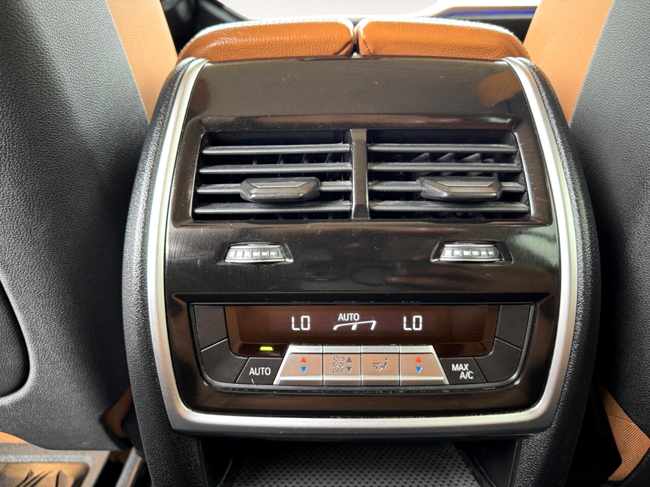 Vehicle image 27 of 31