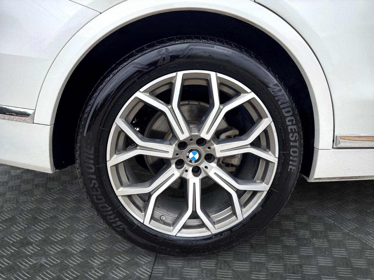 Vehicle image 13 of 31