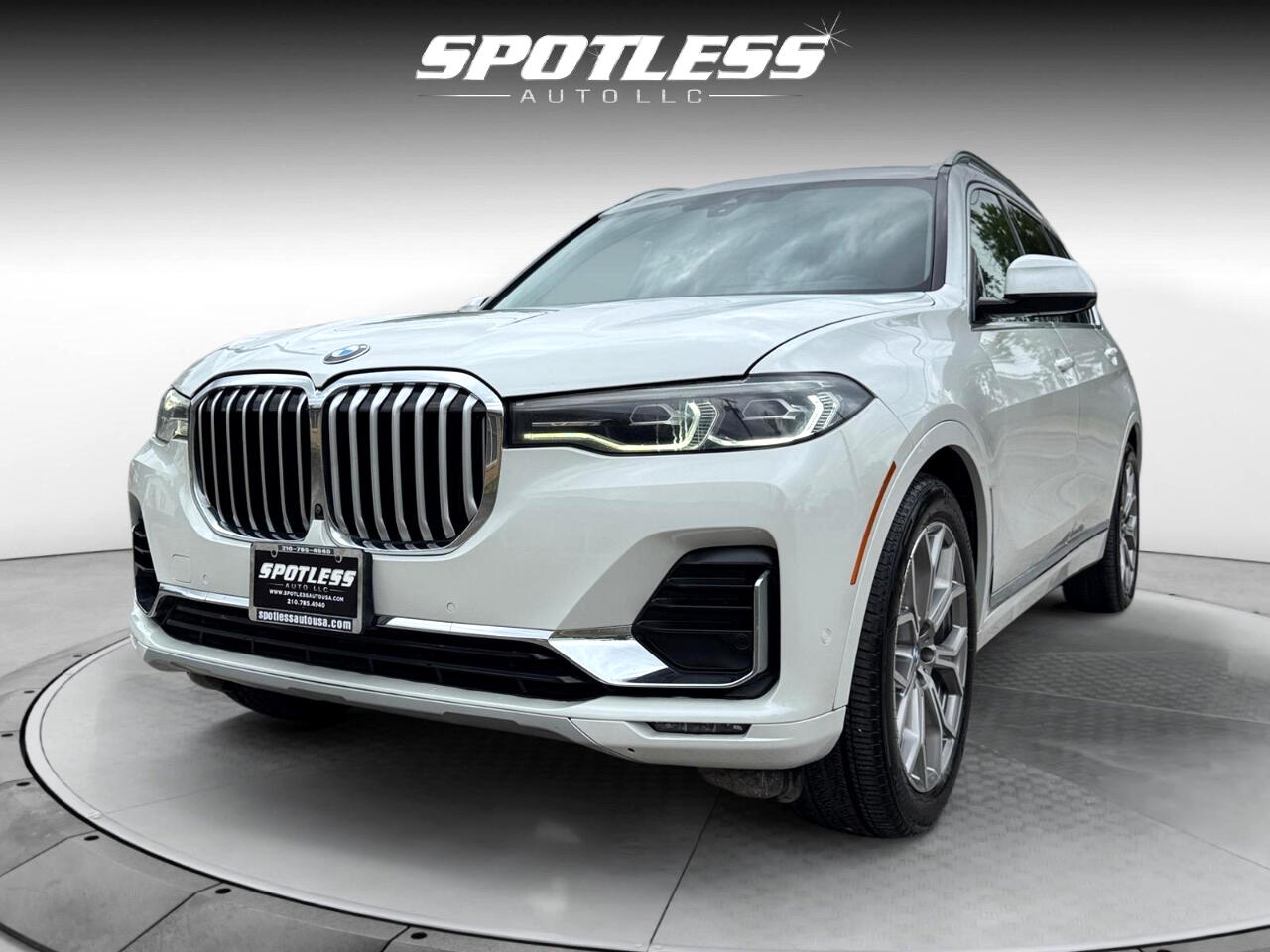 Vehicle image 2 of 31