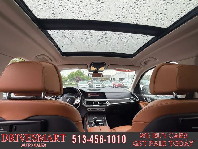 Vehicle image 14 of 19