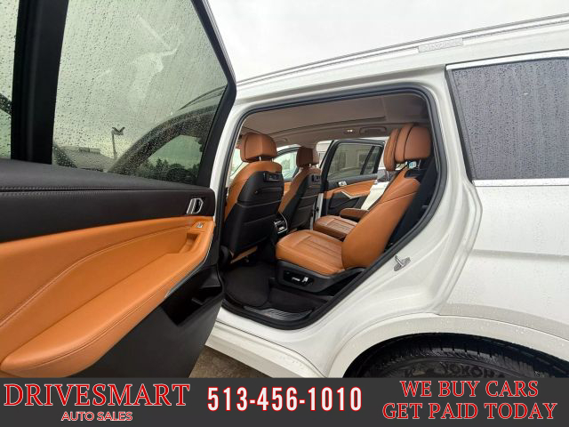 Vehicle image 9 of 19