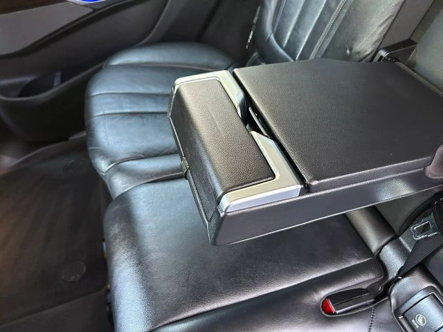 Vehicle image 29 of 76
