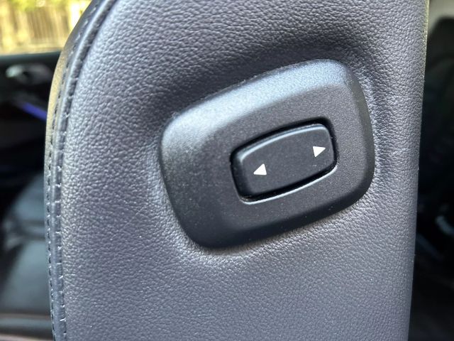 Vehicle image 30 of 76