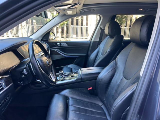 Vehicle image 17 of 76