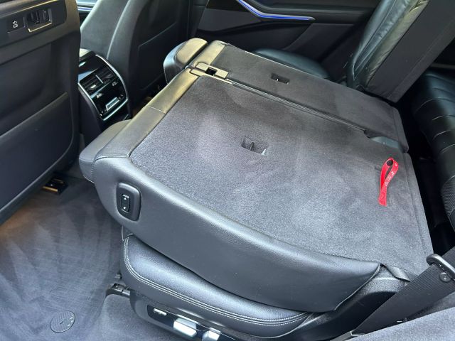 Vehicle image 35 of 76